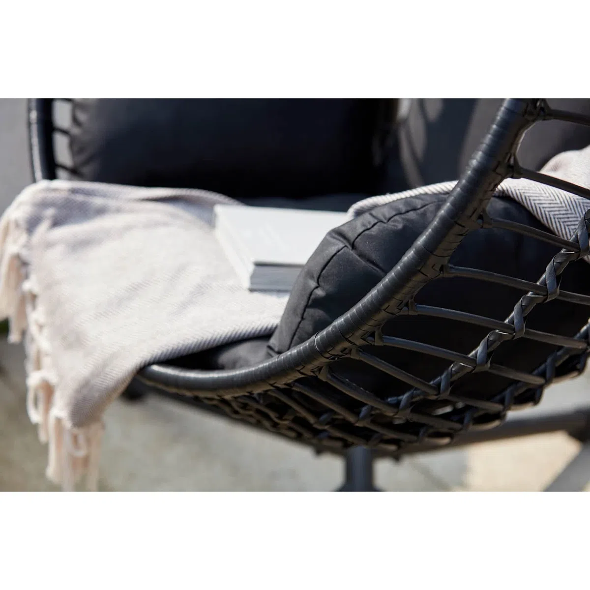 Fauteuil Suspendu AUROA Rotin Noir avec Support